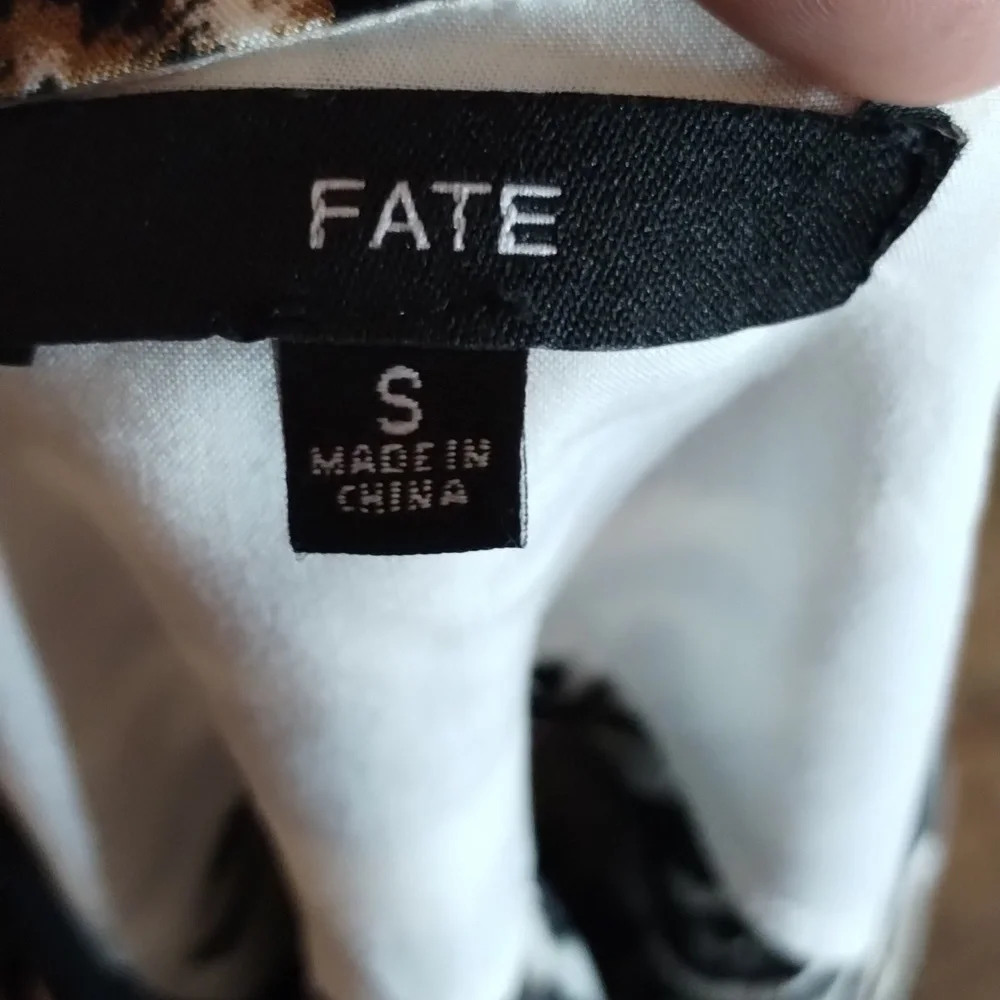 EUC Women's Fate Blouse - Picture 15 of 16